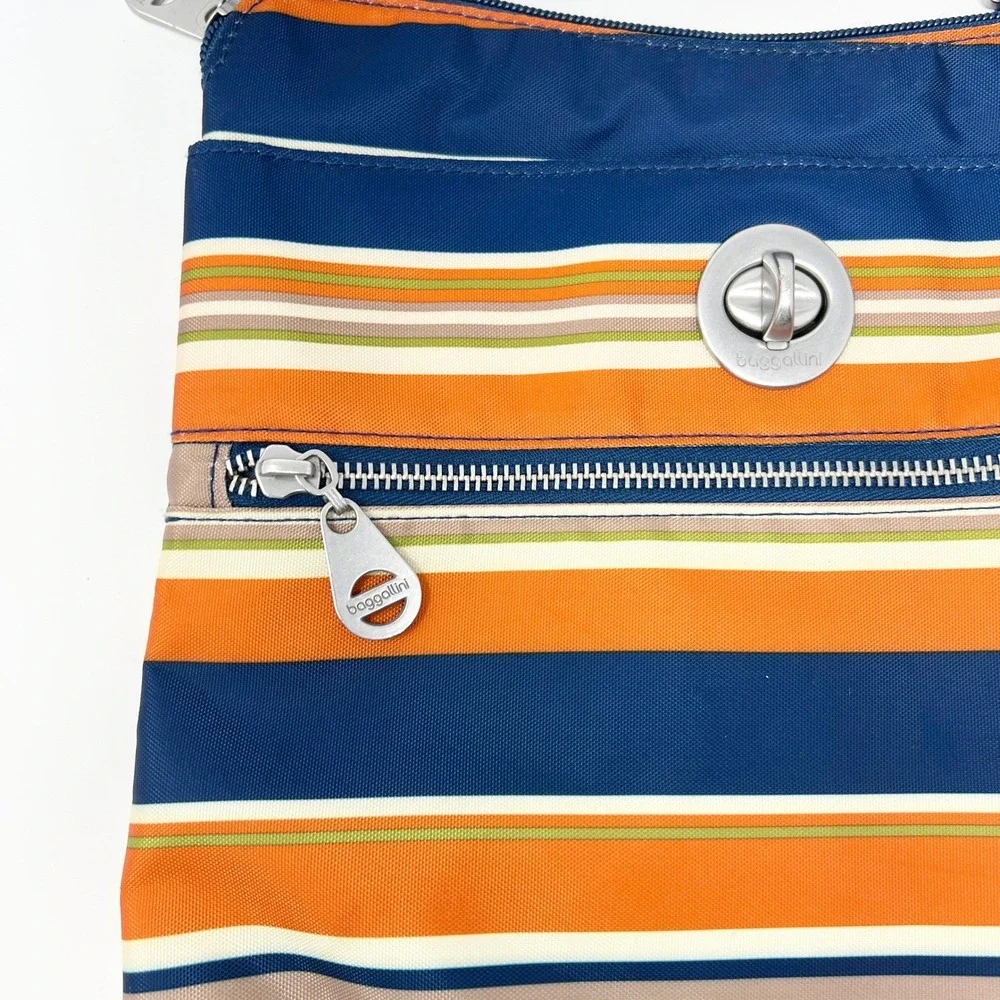 Baggallini crossbody bag